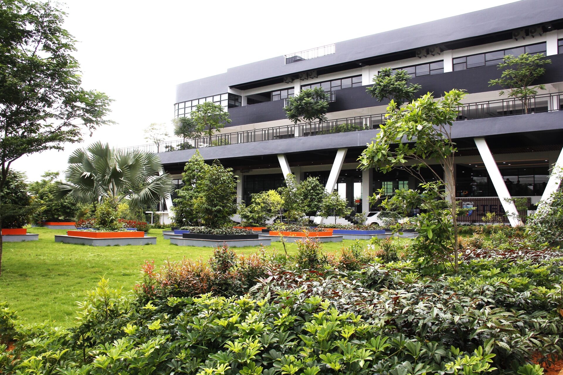 Institut Teknologi Batam (ITEBA) - socreativemedia.com